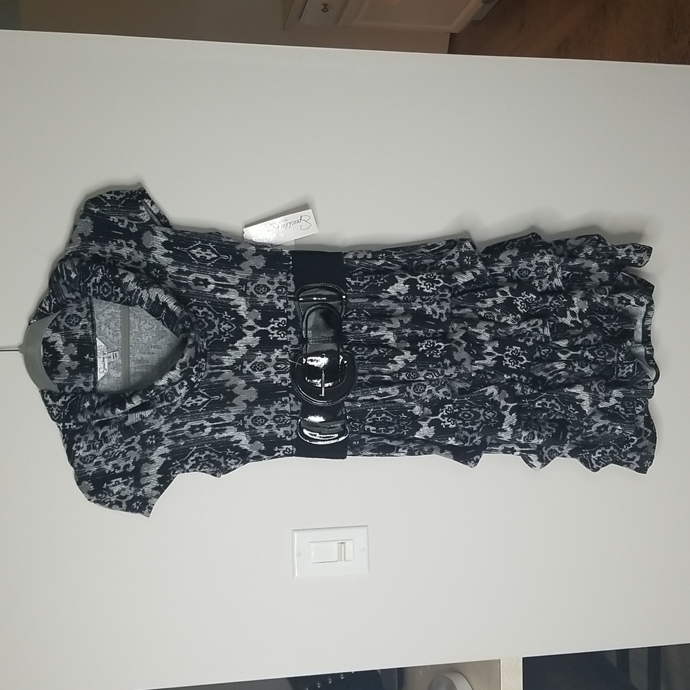 SPEACHLESS Cap sleeve Ruffled dress with patent leather wide belt NWT